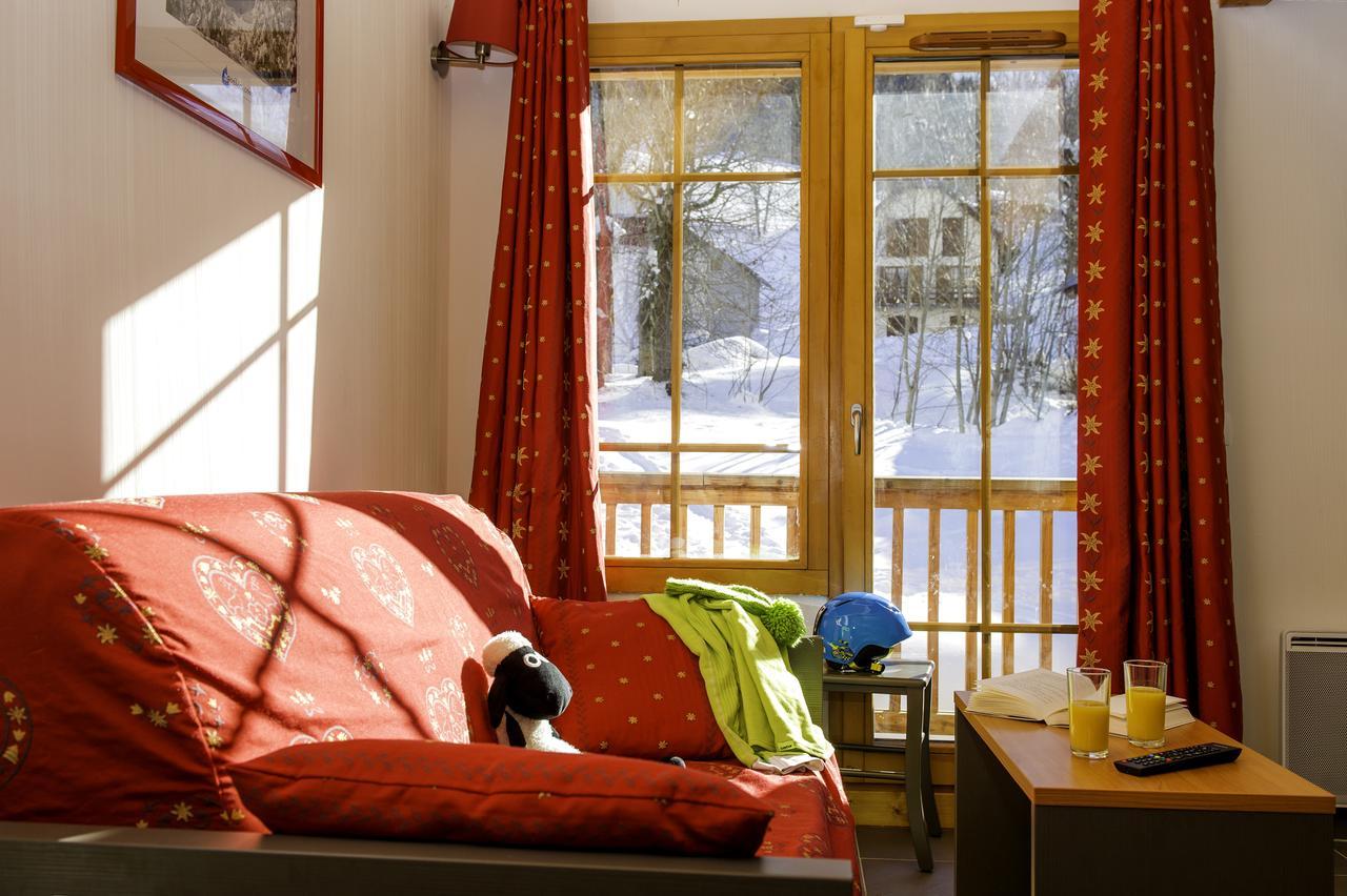 Goelia Les Chalets De Belledonne Saint-Colomban-des-Villards Екстериор снимка