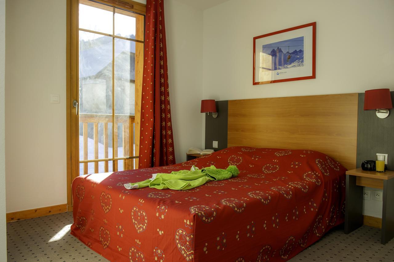 Goelia Les Chalets De Belledonne Saint-Colomban-des-Villards Екстериор снимка